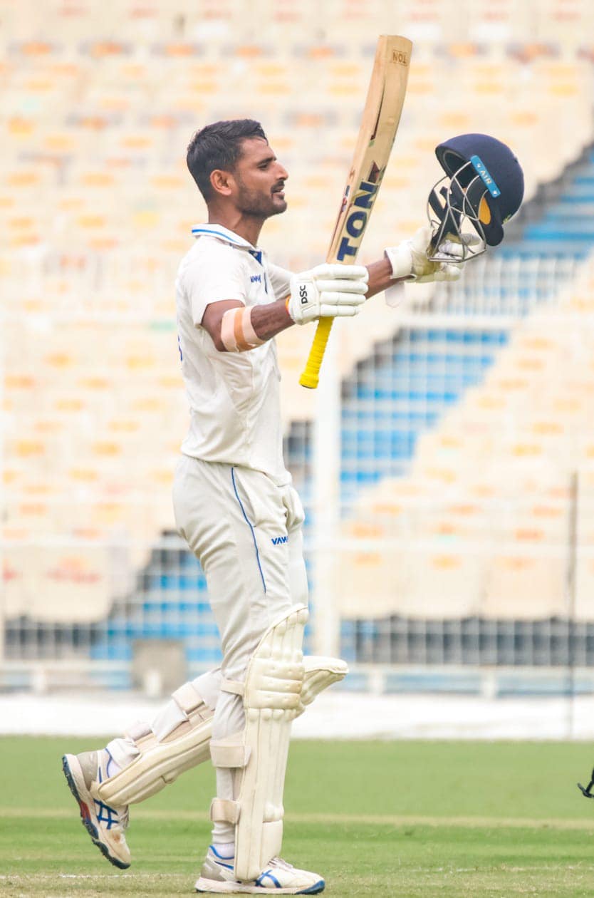 Suraj Sindhu Jaiswal scored his maiden first-class ton against Punjab at Eden Gardens. | sportzpoint.com