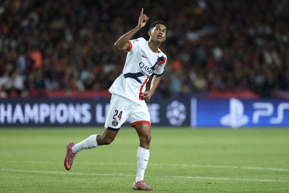 Barcelona vs PSG LIVE: Mayulu equalised for PSG