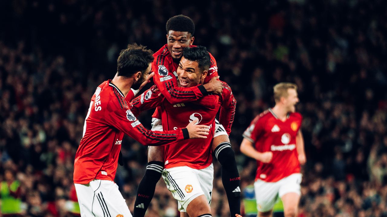 Manchester United vs Brighton, Premier League 2025-26 LIVE: Updates, scores, news and free commentary | United leading by 2-0 at half-time