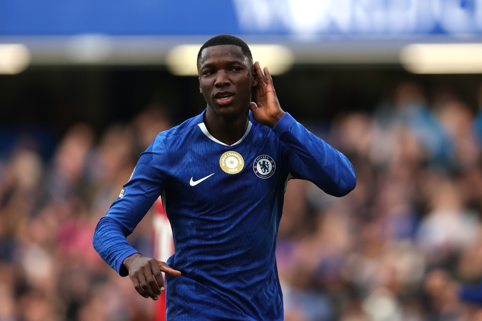 Moises Caicedo scored a stunner in Chelsea vs Liverpool, Premier League 2025-26 match | sportzpoint.com