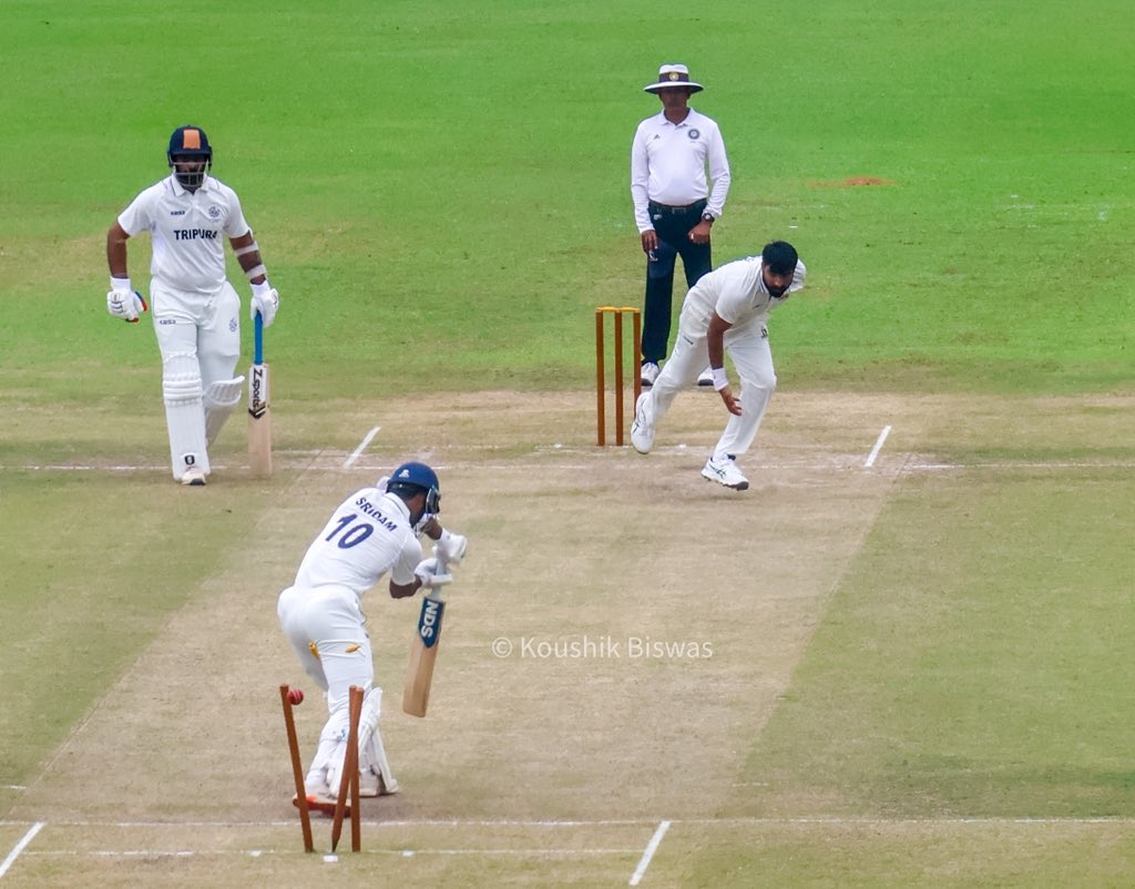 Tripura vs Bengal, Ranji Trophy 2025-26 LIVE Blog: Updates, news, scores, images, free commentary | Mohammed Kaif, Mohammed Shami's brother clean bowled Sridam Paul | sportzpoint.com
