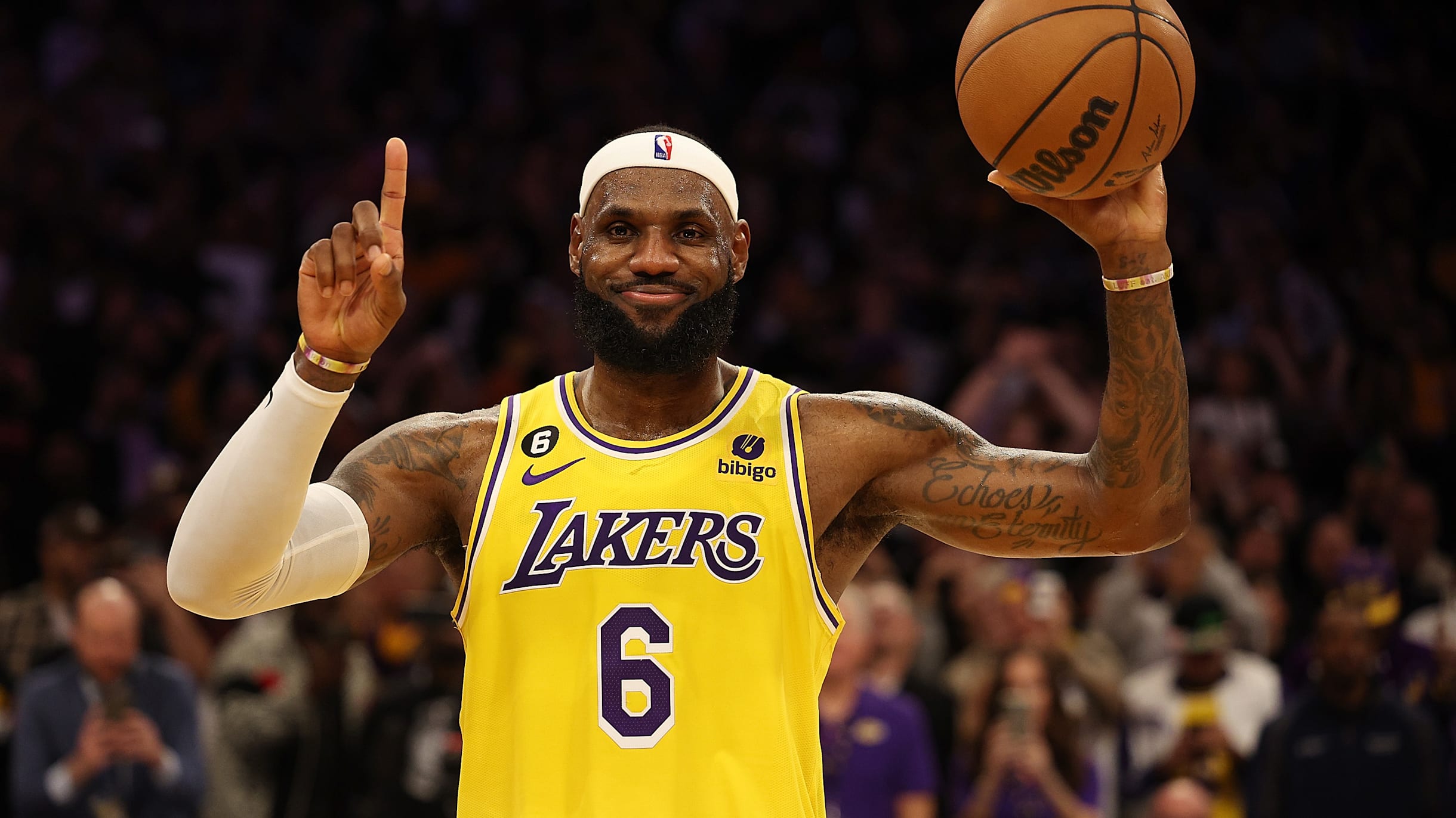 10 Highest-Paid Athletes in the World [2025]