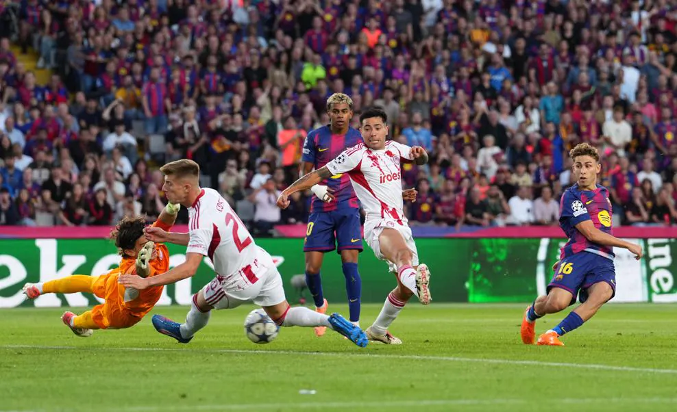 Fermin Lopez scored early for FC Barcelona against Olympiacos | sportzpoint.com