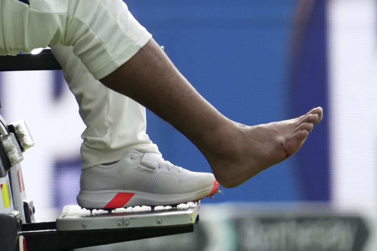 Can Jurel bat for Rishabh Pant? Former England captain wants 'like for like subs' option for first innings injuries | sportzpoint.com