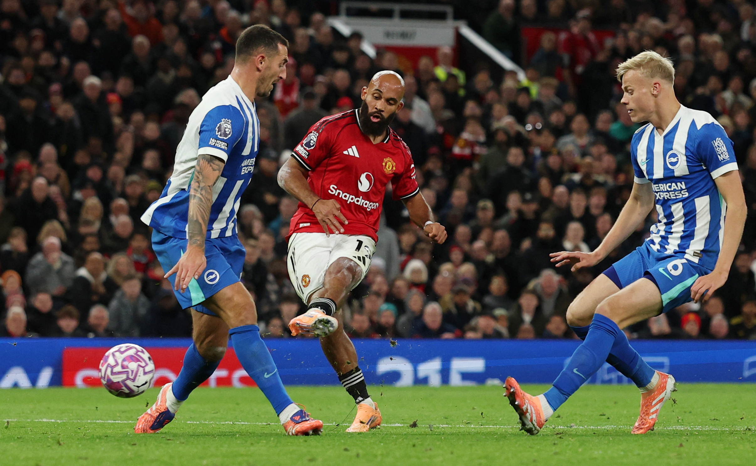 Manchester United vs Brighton, Premier League 2025-26 LIVE: Bryan Mbuemo scores United's third