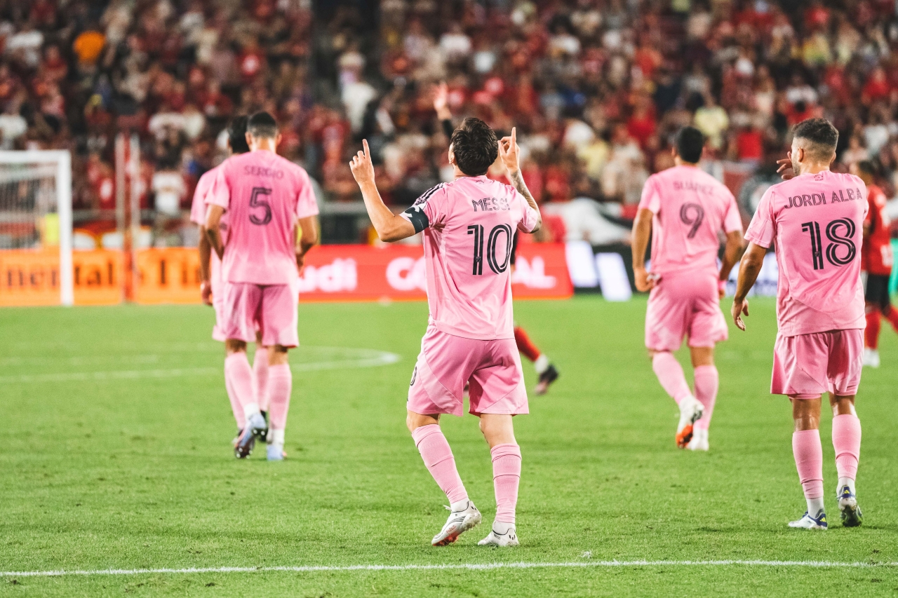 Messi vs Ronaldo: Who has scored the most non-penalty goals? | sportzpoint.com